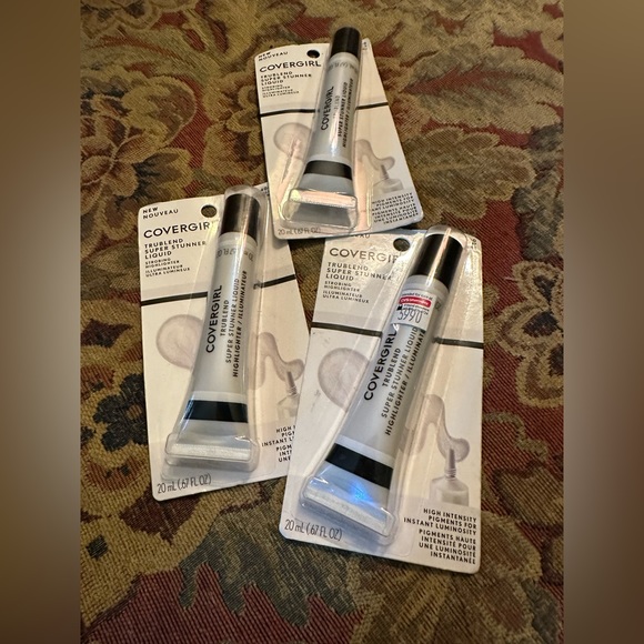 3 Tubes- NWT- Covergirl Moonlit Trublend Super Stunner Liquid - Picture 4 of 8